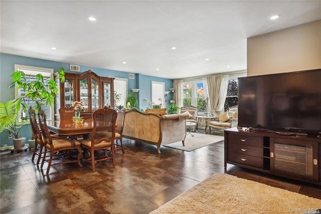 225 E Walnut Street 1, Long Beach, NY 11561