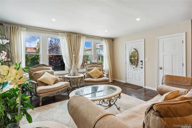 225 E Walnut Street 1, Long Beach, NY 11561