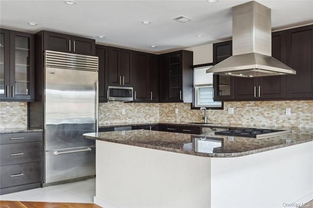 225 E Walnut Street 1, Long Beach, NY 11561