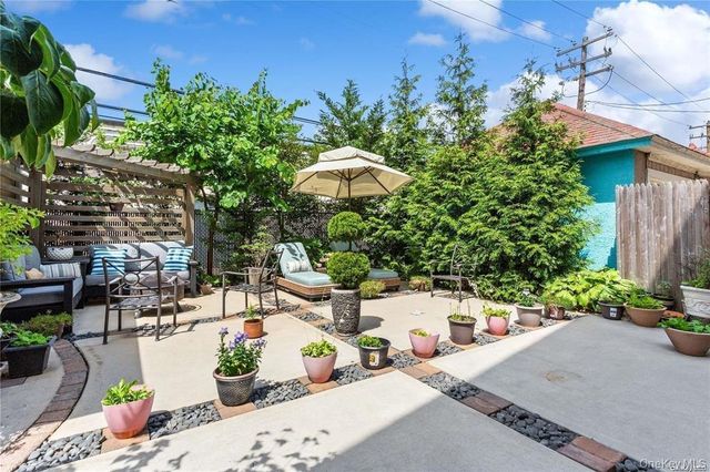 225 E Walnut Street 1, Long Beach, NY 11561