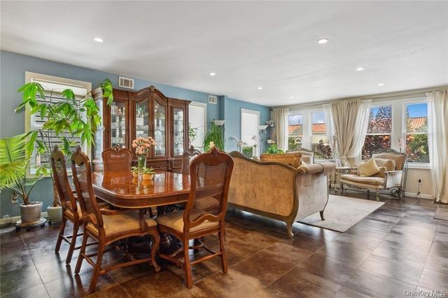 225 E Walnut Street 1, Long Beach, NY 11561