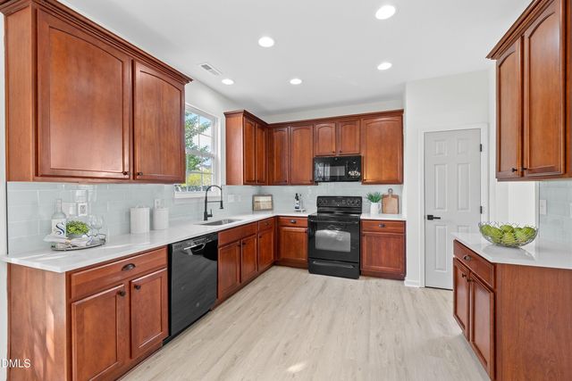 112 Touvelle Court, Holly Springs, NC 27540