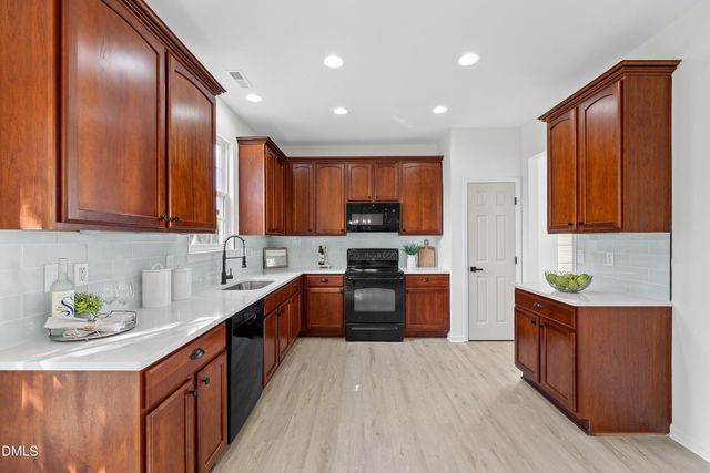 112 Touvelle Court, Holly Springs, NC 27540