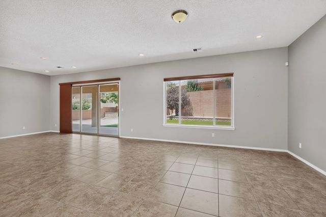 45 E Vista Hermosa Place NE, Rio Rancho, NM 87124