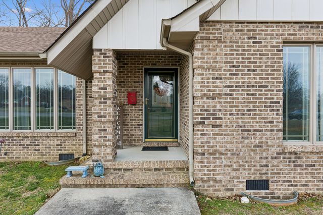 203 Woodson Dr, Tullahoma, TN 37388