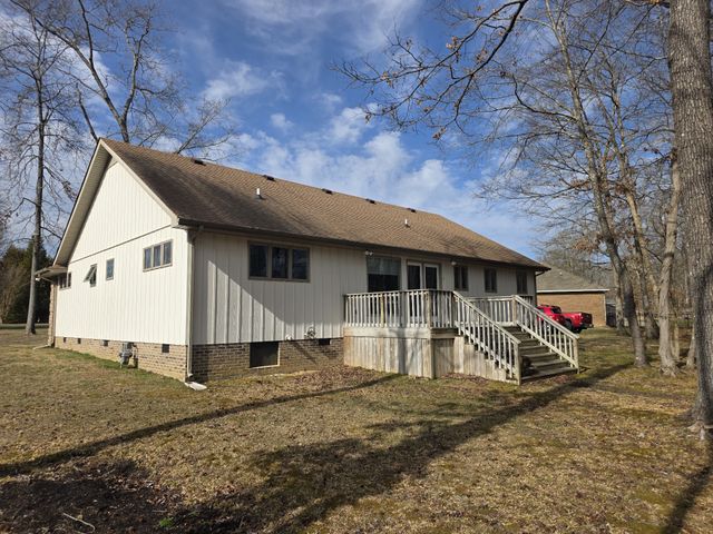 203 Woodson Dr, Tullahoma, TN 37388