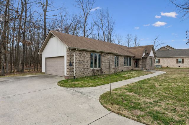 203 Woodson Dr, Tullahoma, TN 37388