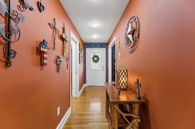 203 Woodson Dr, Tullahoma, TN 37388