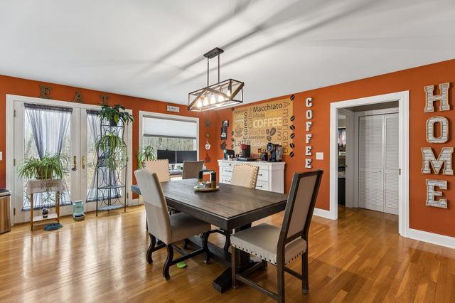 203 Woodson Dr, Tullahoma, TN 37388