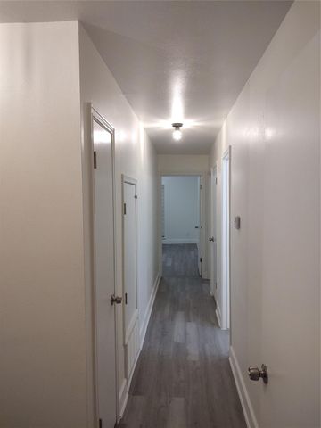 13150 Trail Hollow, Houston, TX 77079