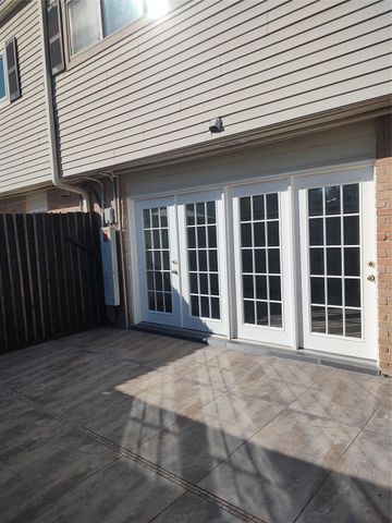 13150 Trail Hollow, Houston, TX 77079