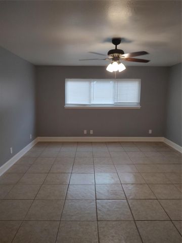 13150 Trail Hollow, Houston, TX 77079