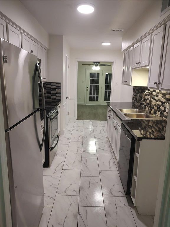 13150 Trail Hollow, Houston, TX 77079