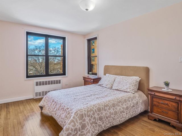 84-01 Main Street 506, Briarwood, NY 11435