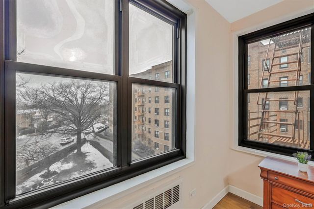 84-01 Main Street 506, Briarwood, NY 11435