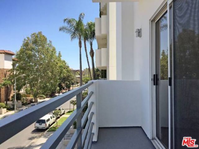 301 S SWALL Drive 103, Los Angeles, CA 90048