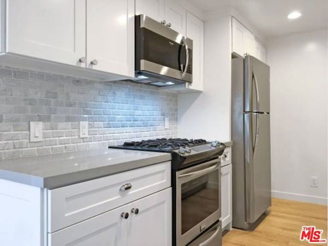 301 S SWALL Drive 103, Los Angeles, CA 90048