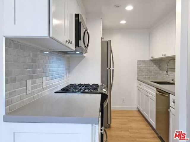 301 S SWALL Drive 103, Los Angeles, CA 90048