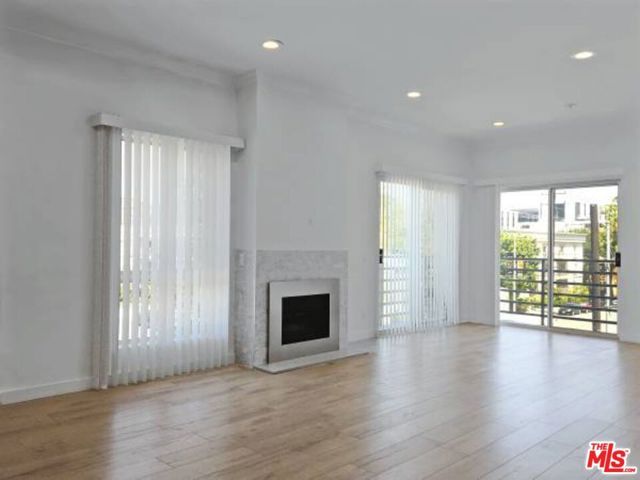 301 S SWALL Drive 103, Los Angeles, CA 90048
