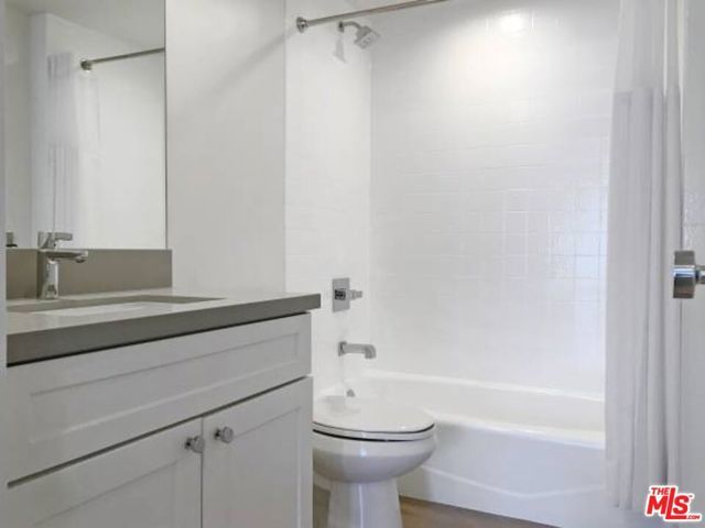 301 S SWALL Drive 103, Los Angeles, CA 90048