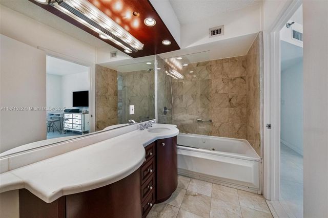 5900 Collins Ave 1905, Miami Beach, FL 33140