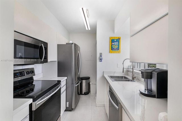 5900 Collins Ave 1905, Miami Beach, FL 33140