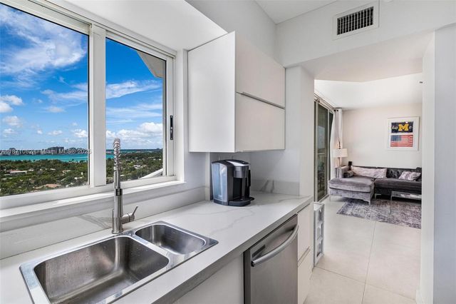 5900 Collins Ave 1905, Miami Beach, FL 33140