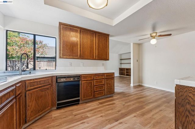 365 Channing Way, Alameda, CA 94502
