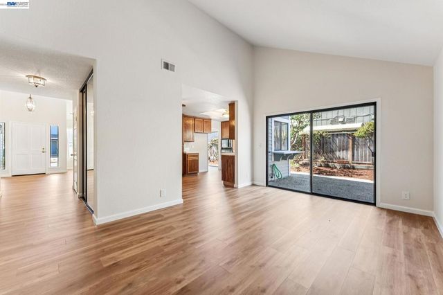 365 Channing Way, Alameda, CA 94502