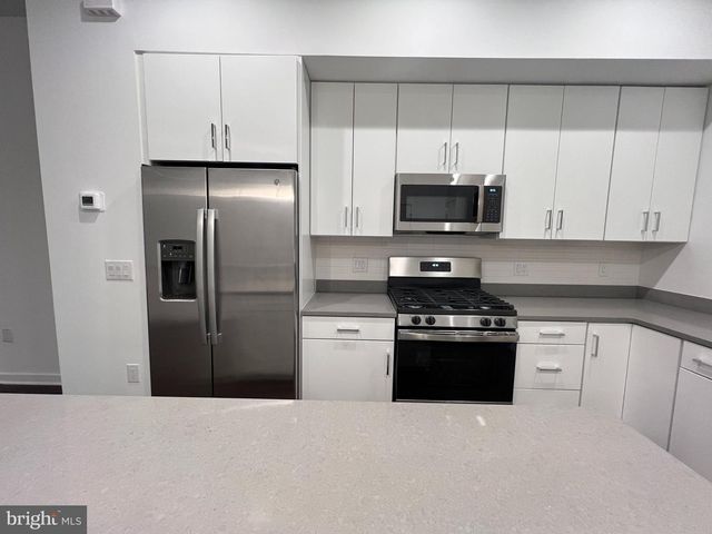 3122 BEACHVIEW LAND, Philadelphia, PA 19125