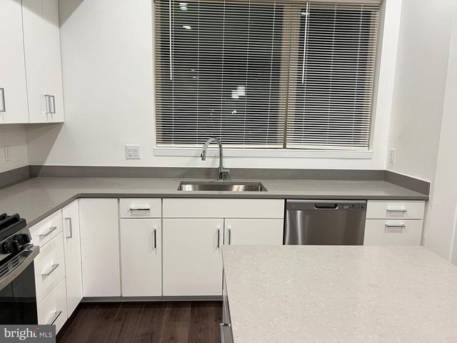 3122 BEACHVIEW LAND, Philadelphia, PA 19125