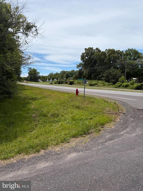 1 RAPIDAN RD, Locust Grove, VA 22508