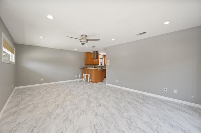 2211 Southcrest Drive, Arlington, TX 76013