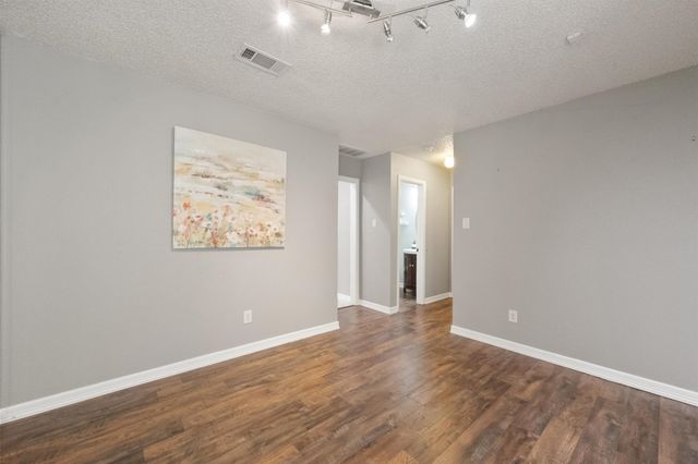 2211 Southcrest Drive, Arlington, TX 76013