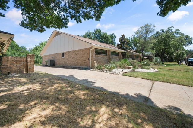 2211 Southcrest Drive, Arlington, TX 76013