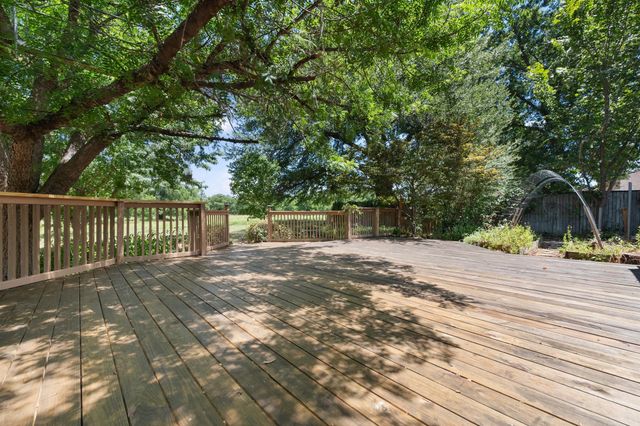 2211 Southcrest Drive, Arlington, TX 76013
