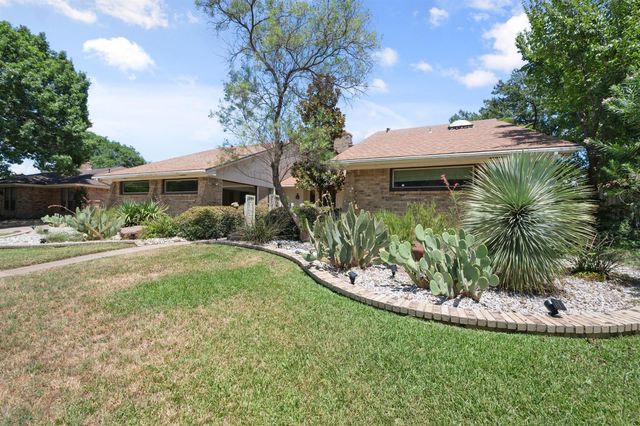 2211 Southcrest Drive, Arlington, TX 76013
