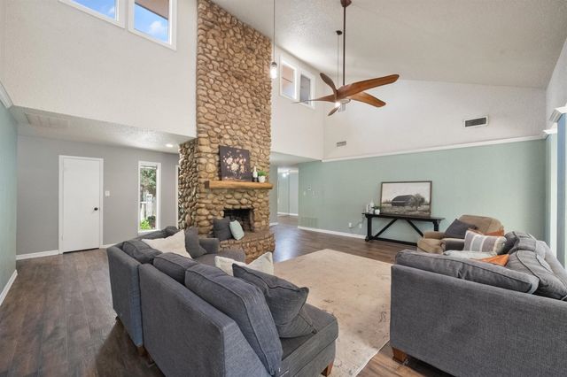 2211 Southcrest Drive, Arlington, TX 76013