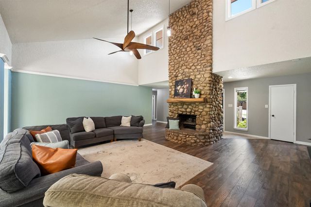 2211 Southcrest Drive, Arlington, TX 76013