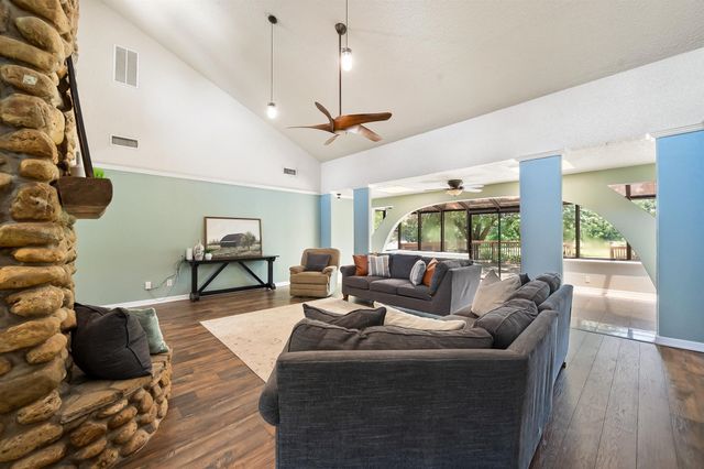 2211 Southcrest Drive, Arlington, TX 76013