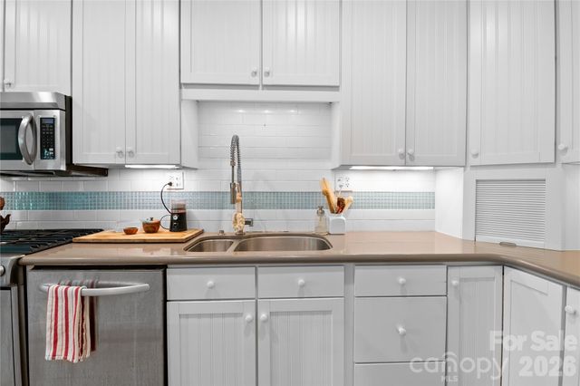 109 Paradise Circle, Clyde, NC 28721