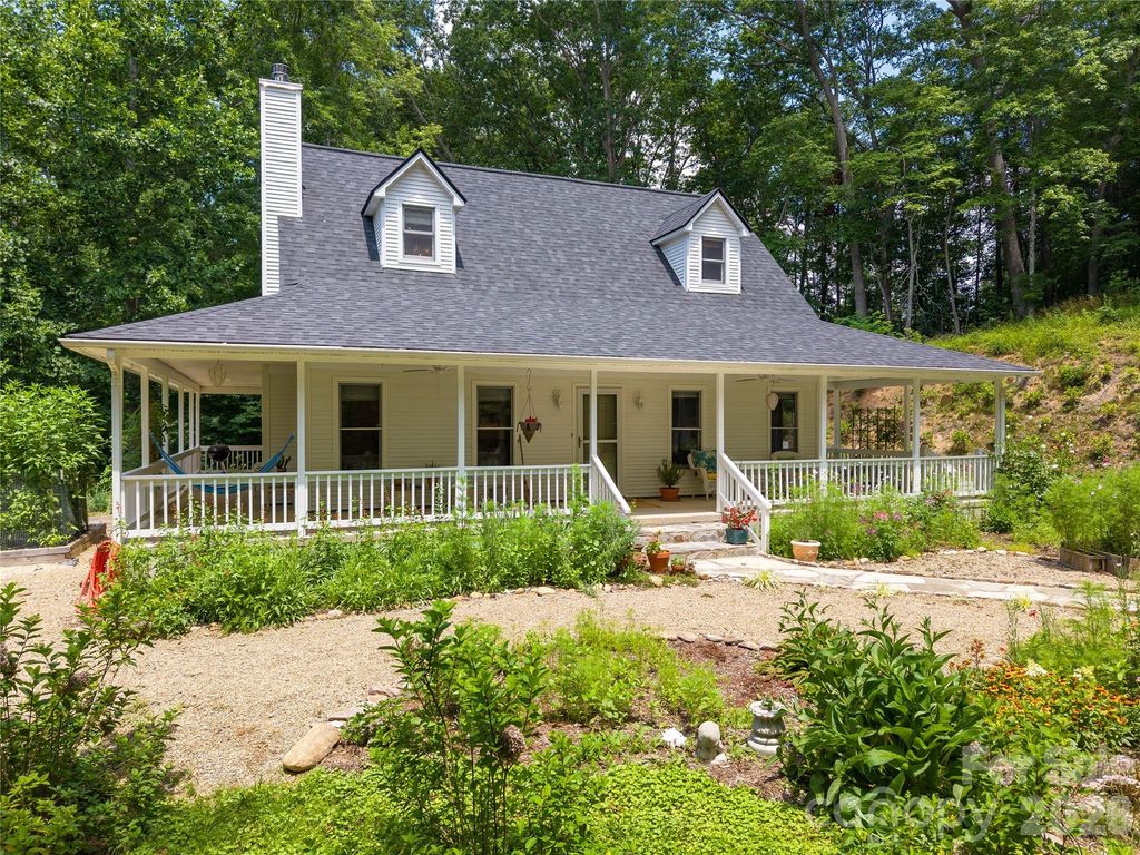 109 Paradise Circle, Clyde, NC 28721