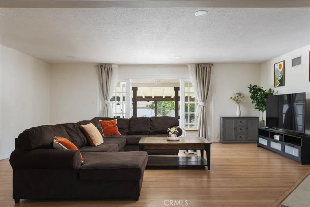 11746 Broadway Avenue, Whittier, CA 90601