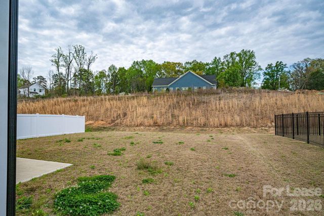 1004 Davis Hills Drive, Dallas, NC 28034