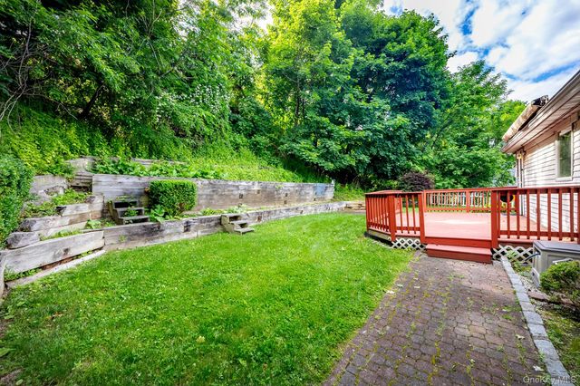 5 Meadowbrook Drive, Ossining, NY 10562