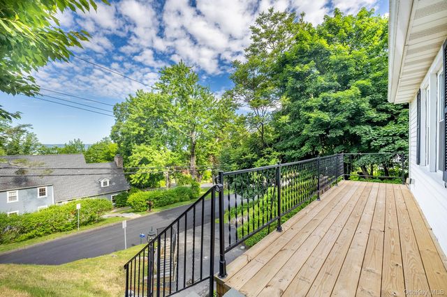 5 Meadowbrook Drive, Ossining, NY 10562