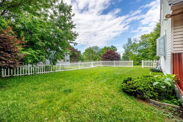 5 Meadowbrook Drive, Ossining, NY 10562