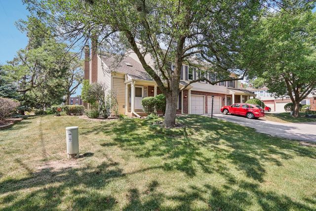 2547 College Hill Circle 404, Schaumburg, IL 60173