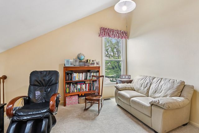 2547 College Hill Circle 404, Schaumburg, IL 60173