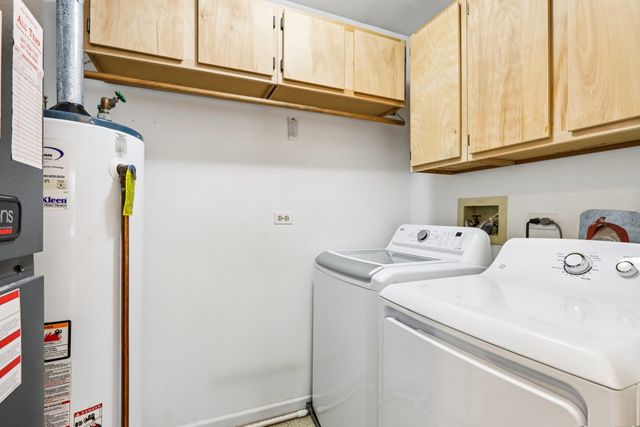 2547 College Hill Circle 404, Schaumburg, IL 60173